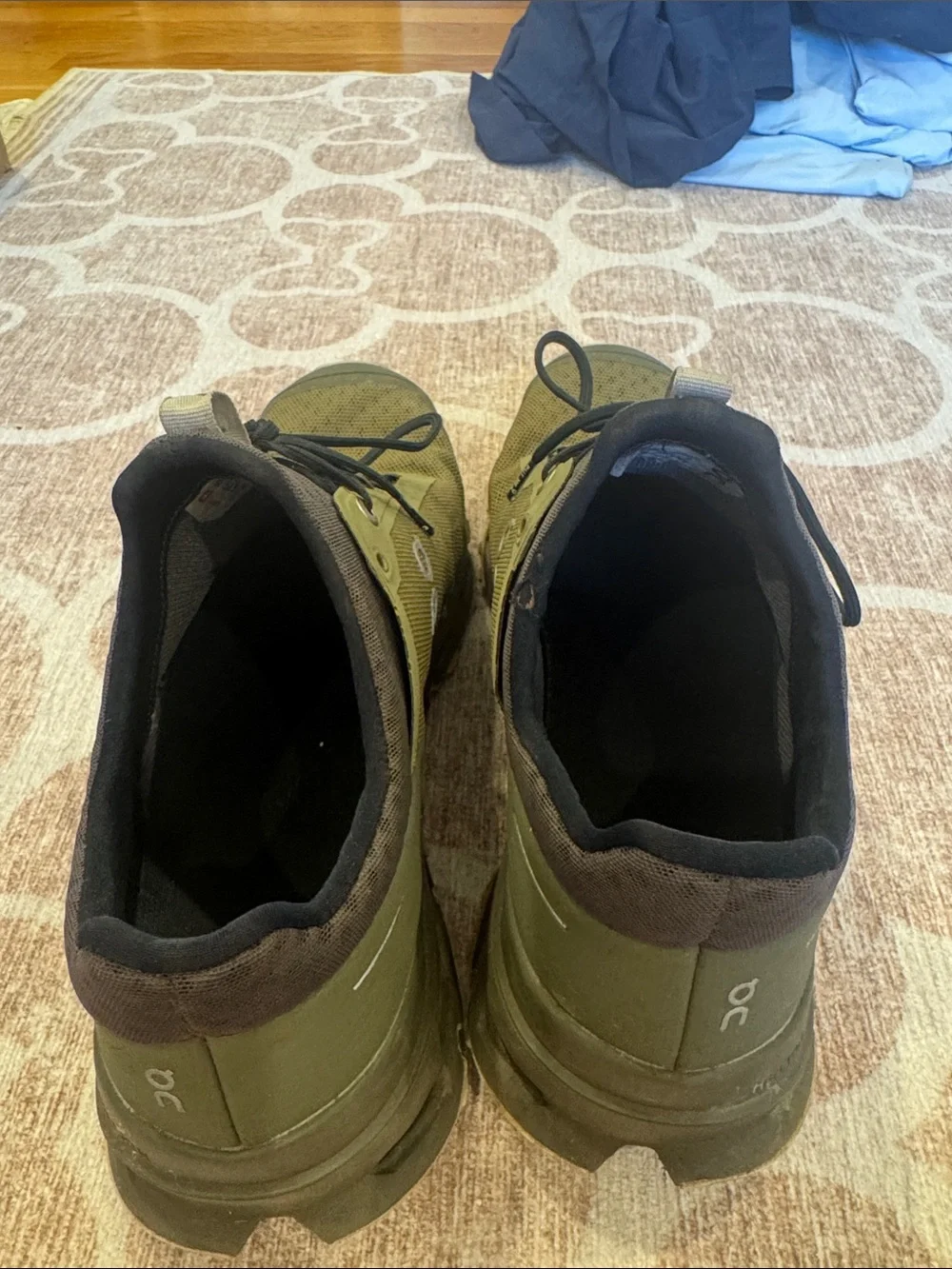 On Running Men's Ultra waterproof Olive with Black Accents size 11.5